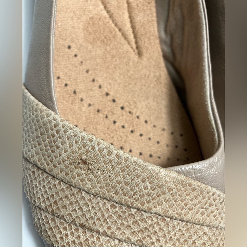 CLARKS Women's Blanche‎ Cacee Flat Women’s slip on business work size 11 - Picture 4 of 7